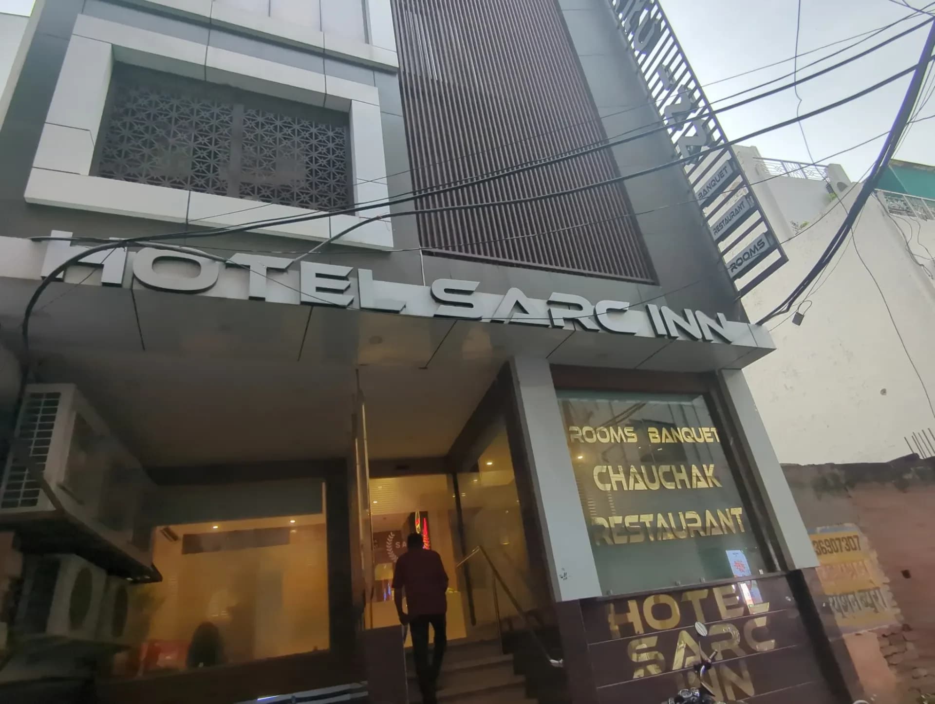 Hotel Sarc Inn