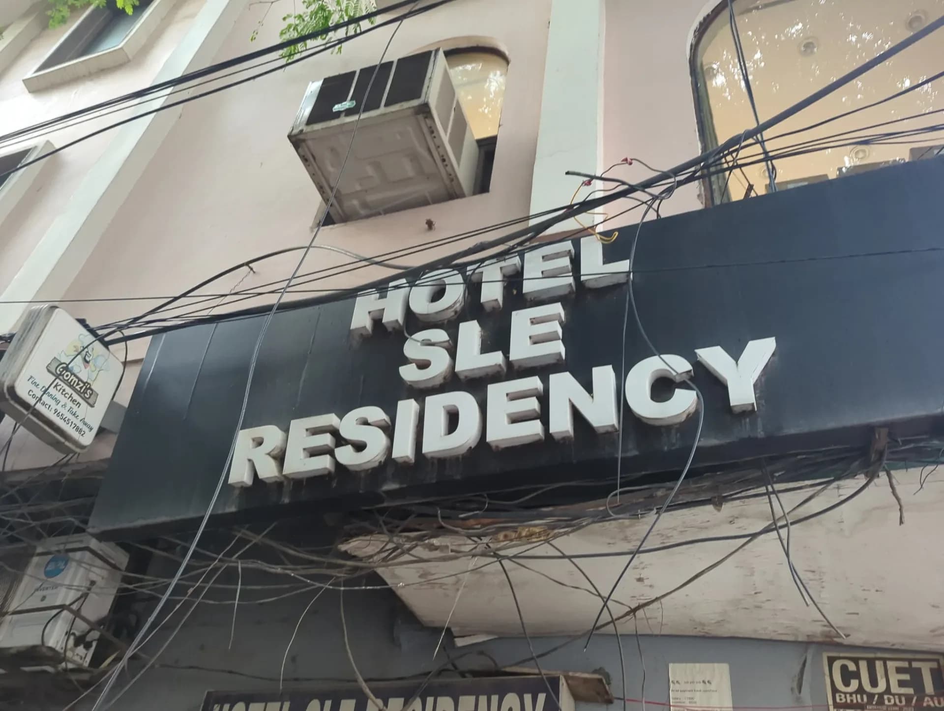 Hotel SLE Residency