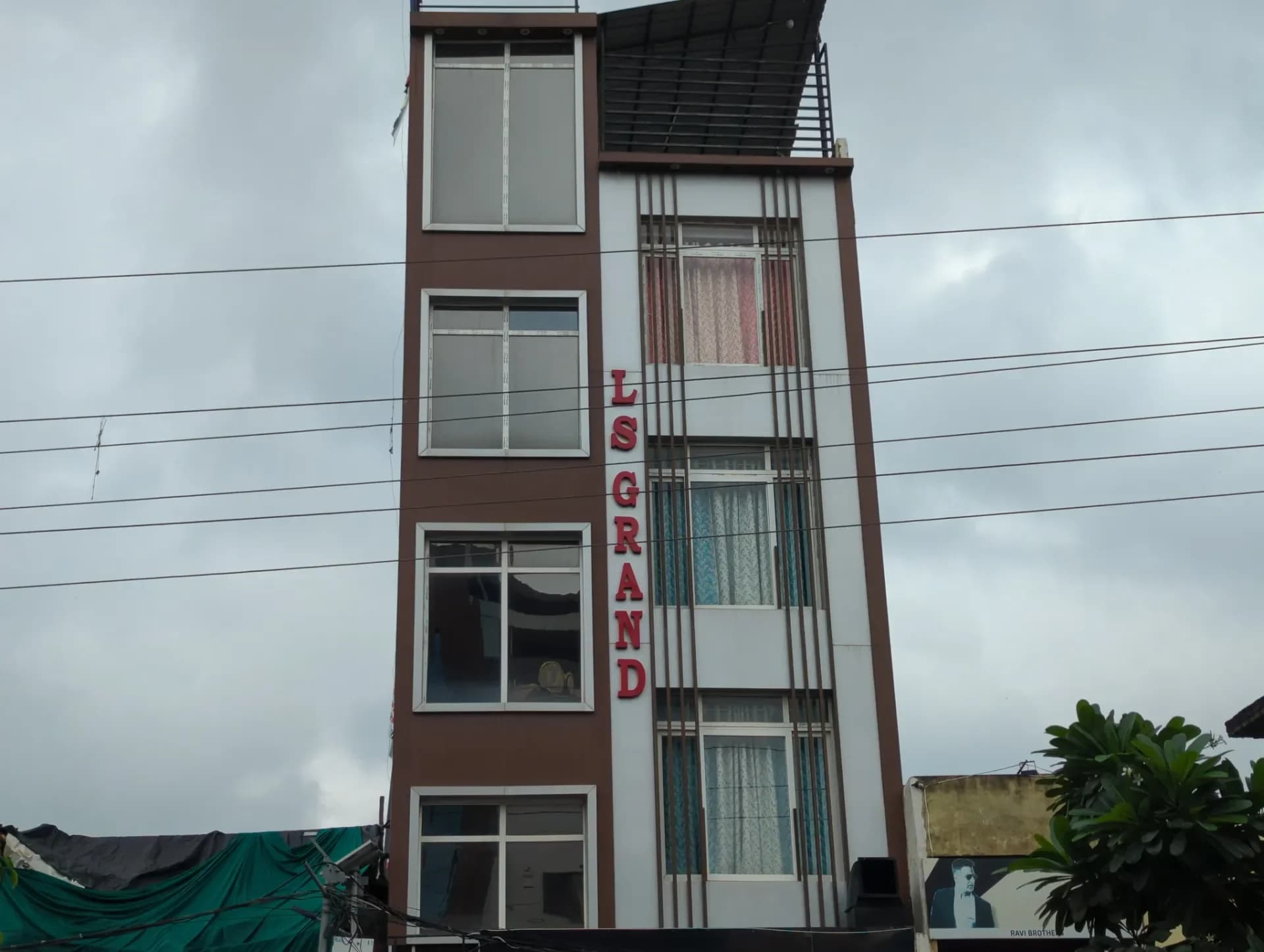 FabHotel LS Grand