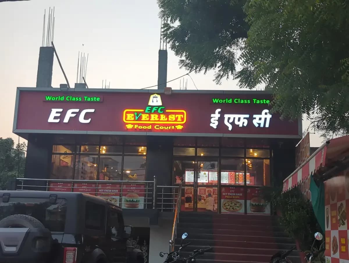 Everest Food Court